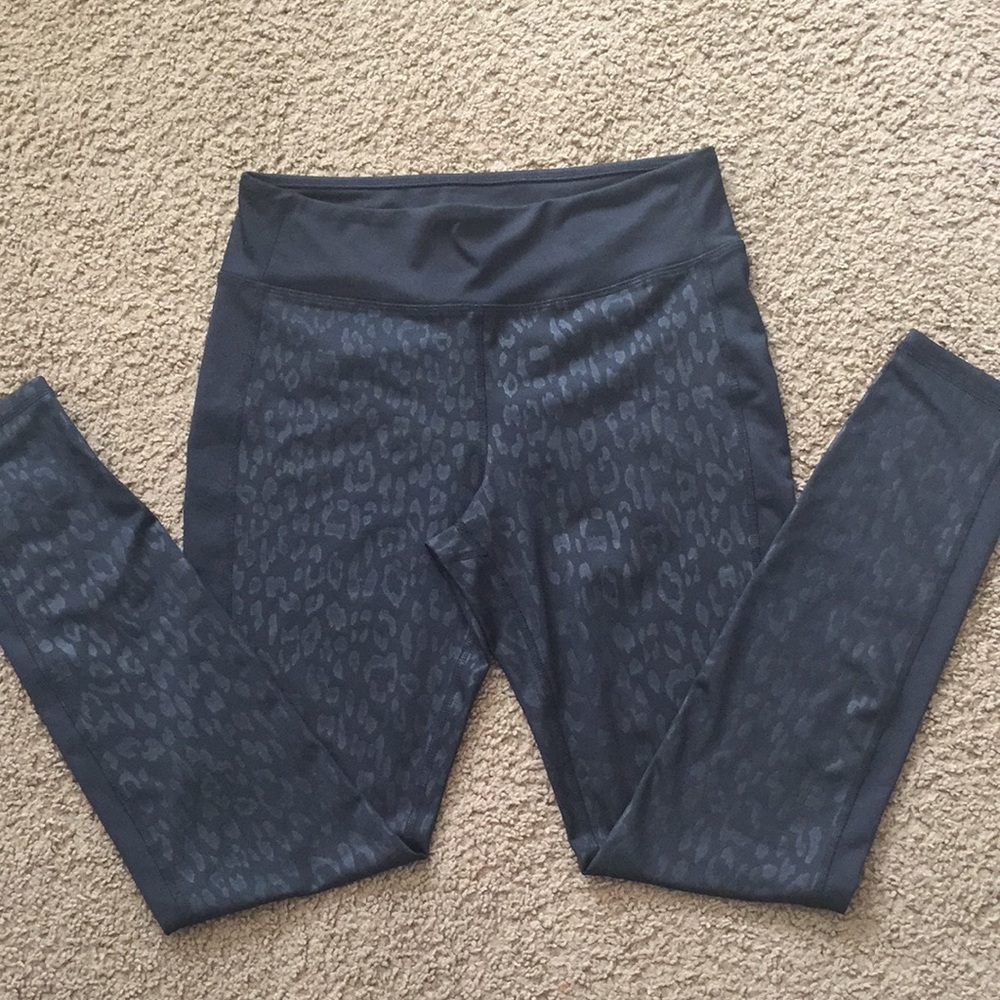 Black leggings new cond - Picture 3 of 5